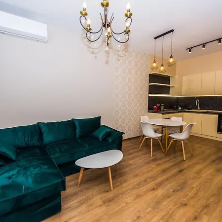 Apartament Flora With Garage *