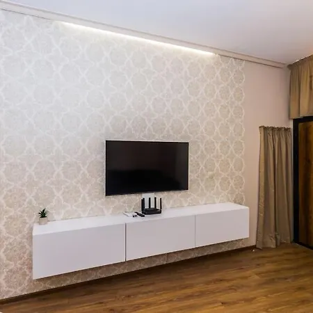 Flora With Garage * 布尔加斯